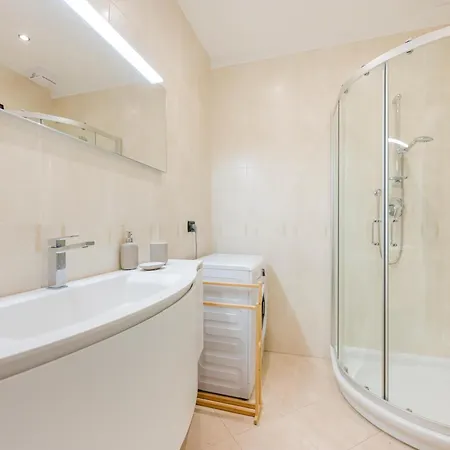 Apartment Betty Flat - 10 Min From & Train Station Venice