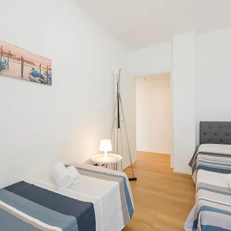 Betty Flat - 10 Min From & Train Station * Venice
