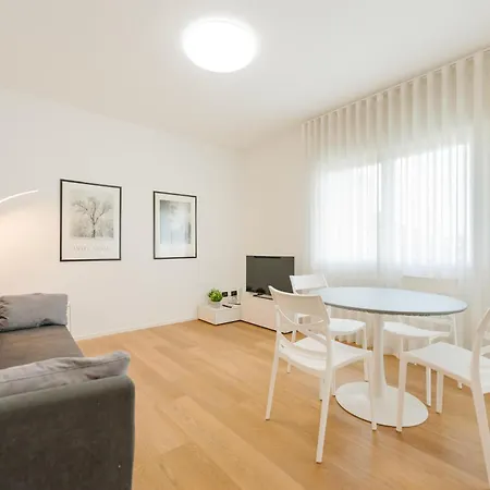 Betty Flat - 10 Min From & Train Station Venice