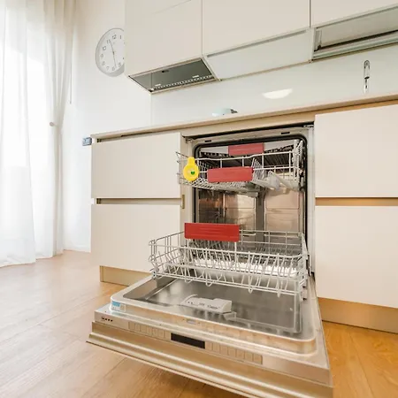 Apartment Betty Flat - 10 Min From & Train Station *