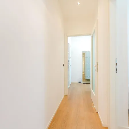 Betty Flat - 10 Min From & Train Station Venice